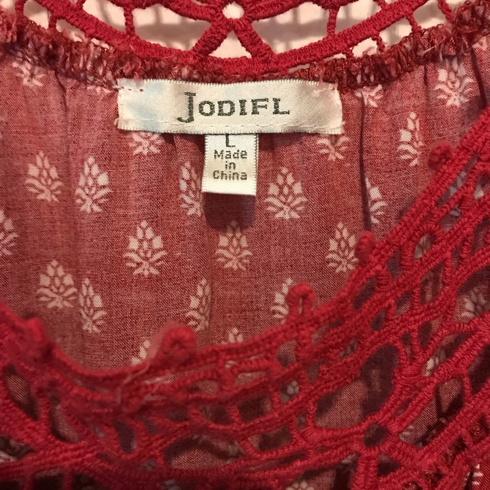 Red L top - Picture 3 of 3
